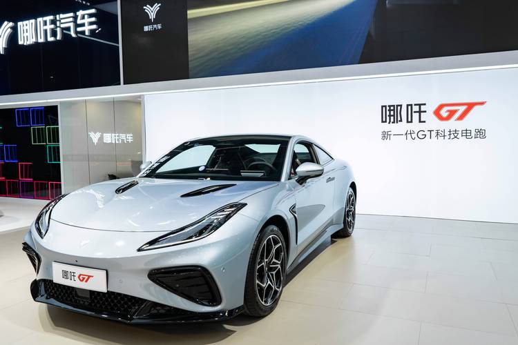 惠州惠城区华汇博企业管理咨询哪吒汽车在智能汽车领域的表现，领途汽车在新能源汽车市场中的影响力